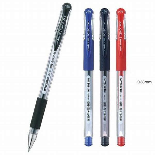 Rollerball Pen Model UMN-207 Signo Size 0.7mm Red Uni